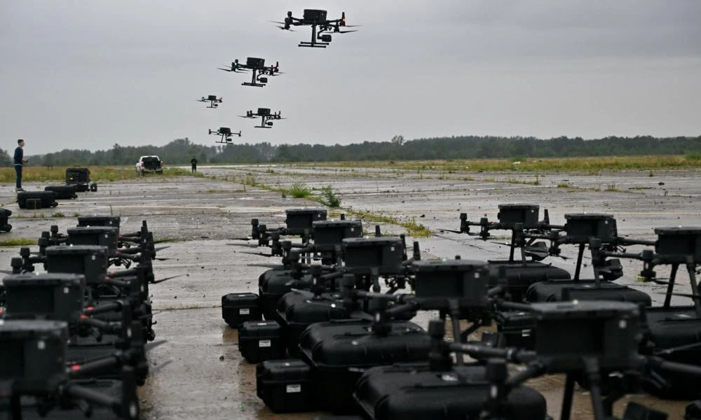 Λυσσαλέα Ουκρανική επίθεση με δεκάδες drones κατά της γέφυρας του Κέρτς-Η στρατηγική σημασία της για την Κριμαία και το σιδηροδρομικό "BY-PASS" του Πούτιν